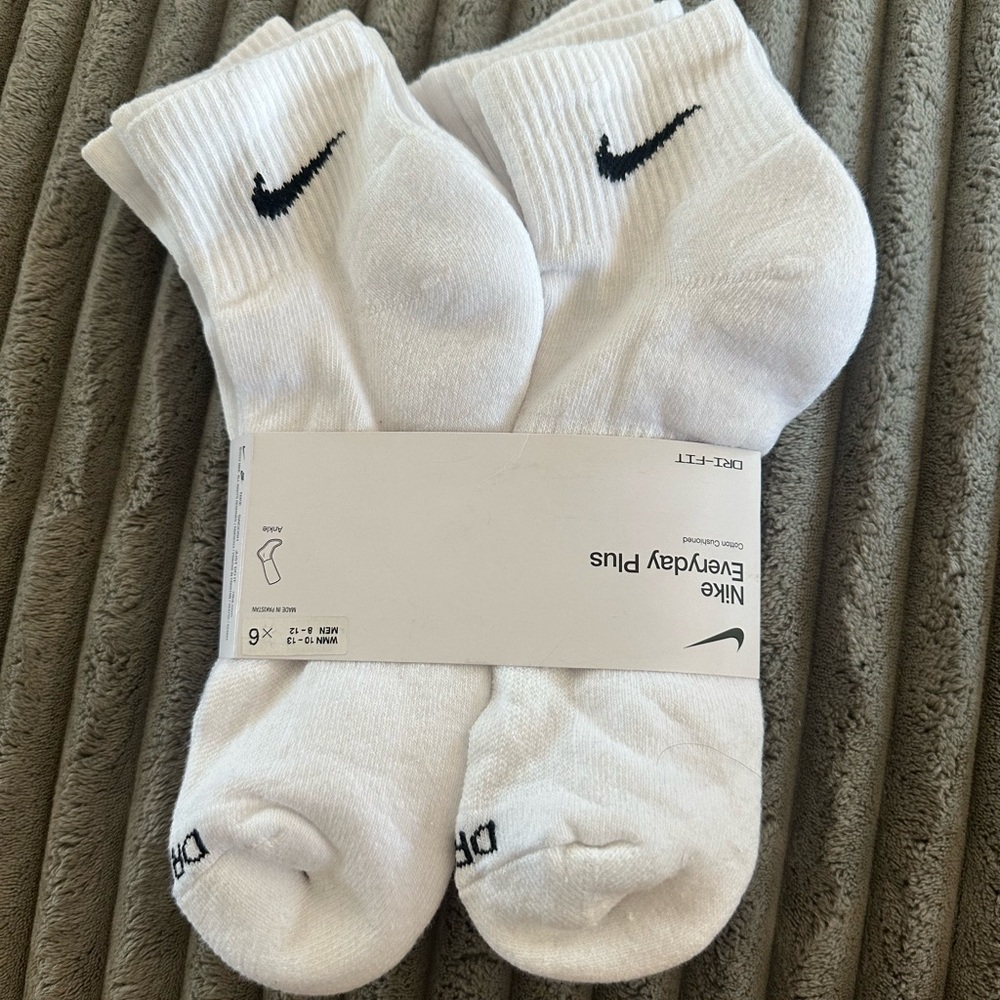 Nike Everyday Plus White Athletic Socks